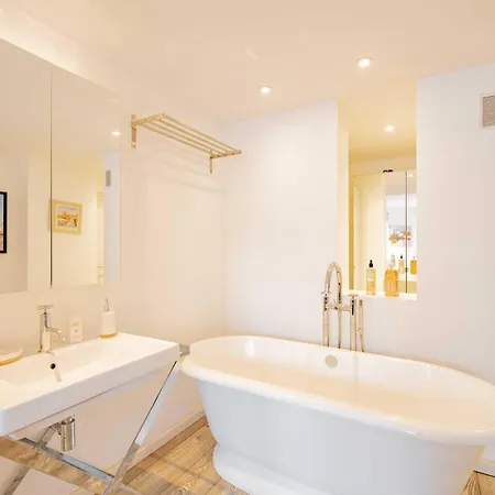 Appartamento Charming With Pool 2br 4p -